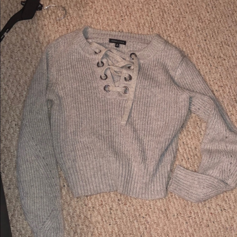 gray kendall and kylie sweater